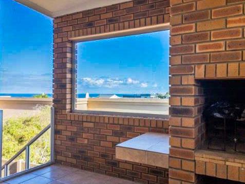 4 Bedroom Property for Sale in Stilbaai Wes Western Cape